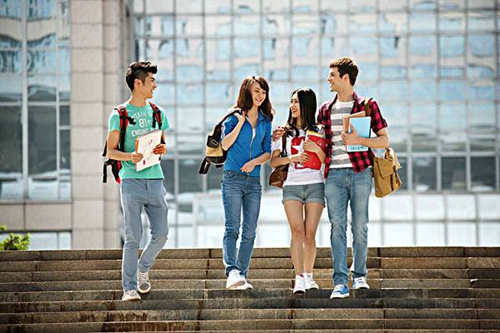 学校和家庭不该是“养鸡场”,应该用校园文化滋养孩子