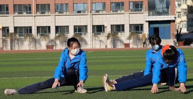 半个月内三名学生跑步猝死,都是口罩惹的祸?