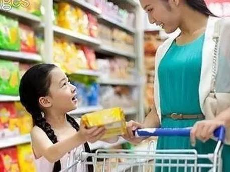 超市里惊遇一对母女，这才是真正的儿童教育！